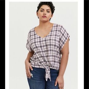 TORRID Berry & Ivory Plaid Button Dolman blouse 🤍